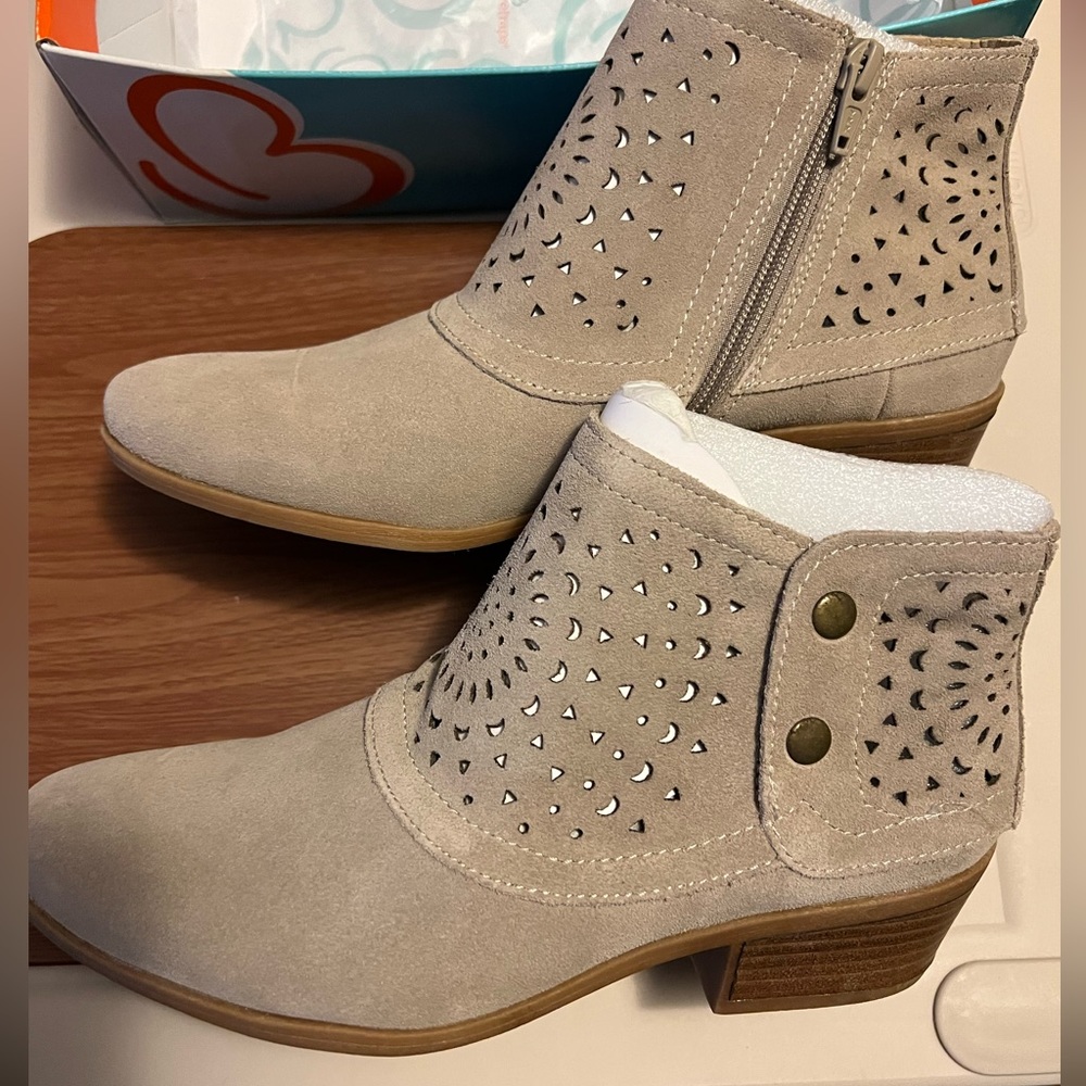 Bare Traps Ankle Boot